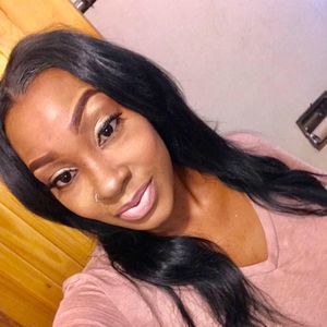 Meet your Posher, Monique